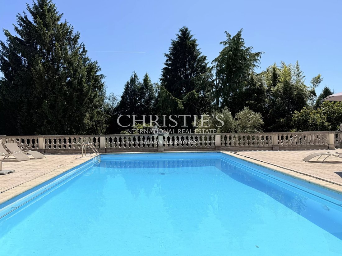 Estate in Thiviers, Nouvelle-Aquitaine, France 3 - 18014432