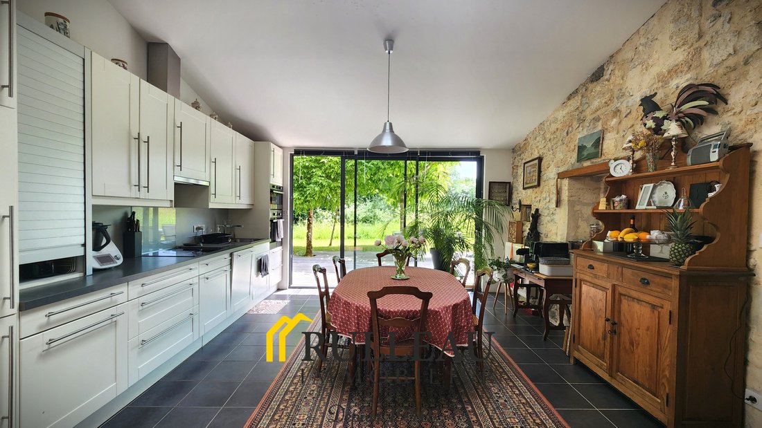 House in Pugnac, Nouvelle-Aquitaine, France 2 - 16915872