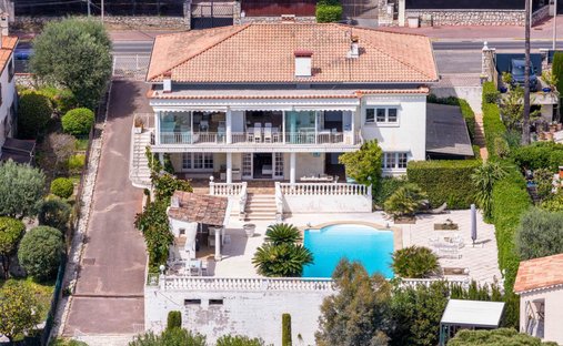 Villa in Font de Veyre, Cannes, France 1