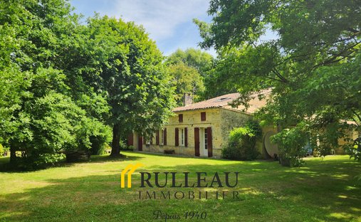 House in Pugnac, Nouvelle-Aquitaine, France 1