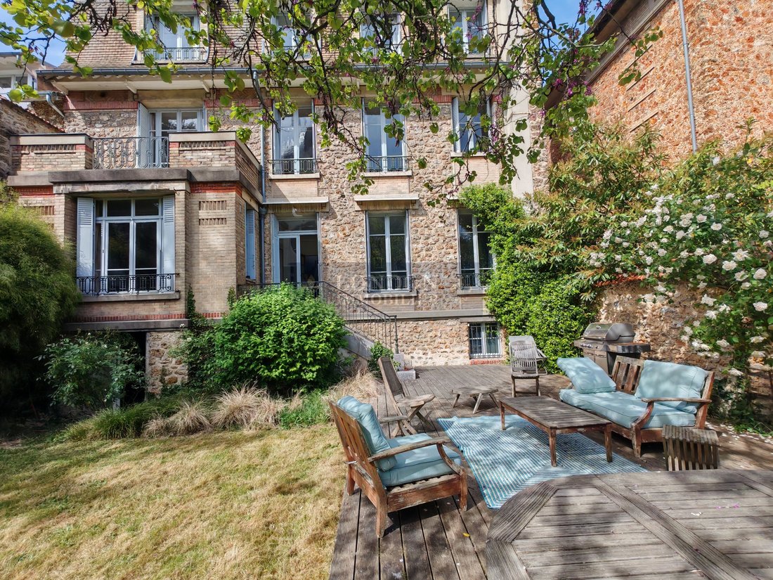 Estate in Domaine National du Château, Versailles, France 1 - 18013928