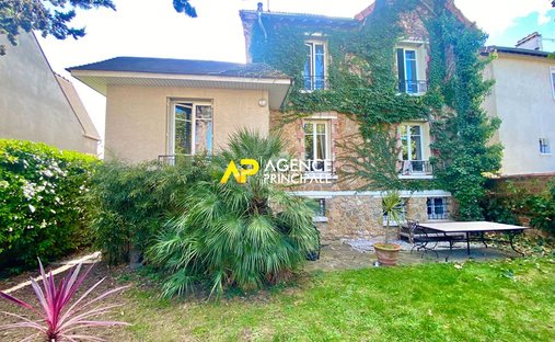 House in L'Union, Sartrouville, France 1