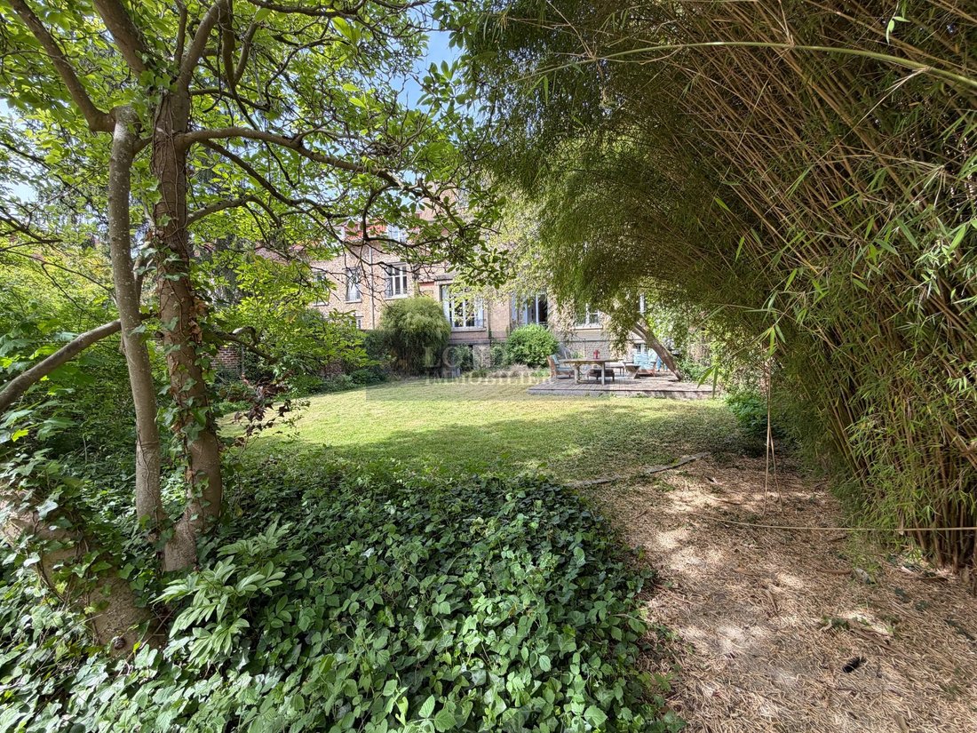 Estate in Domaine National du Château, Versailles, France 3 - 18013928