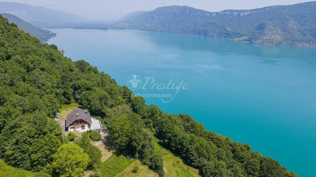 Estate in La Chapelle-du-Mont-du-Chat, Auvergne-Rhône-Alpes, France 1 - 18014393