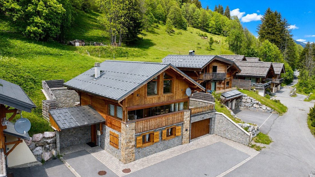 House in Les Gets, Auvergne-Rhône-Alpes, France 1 - 17929681