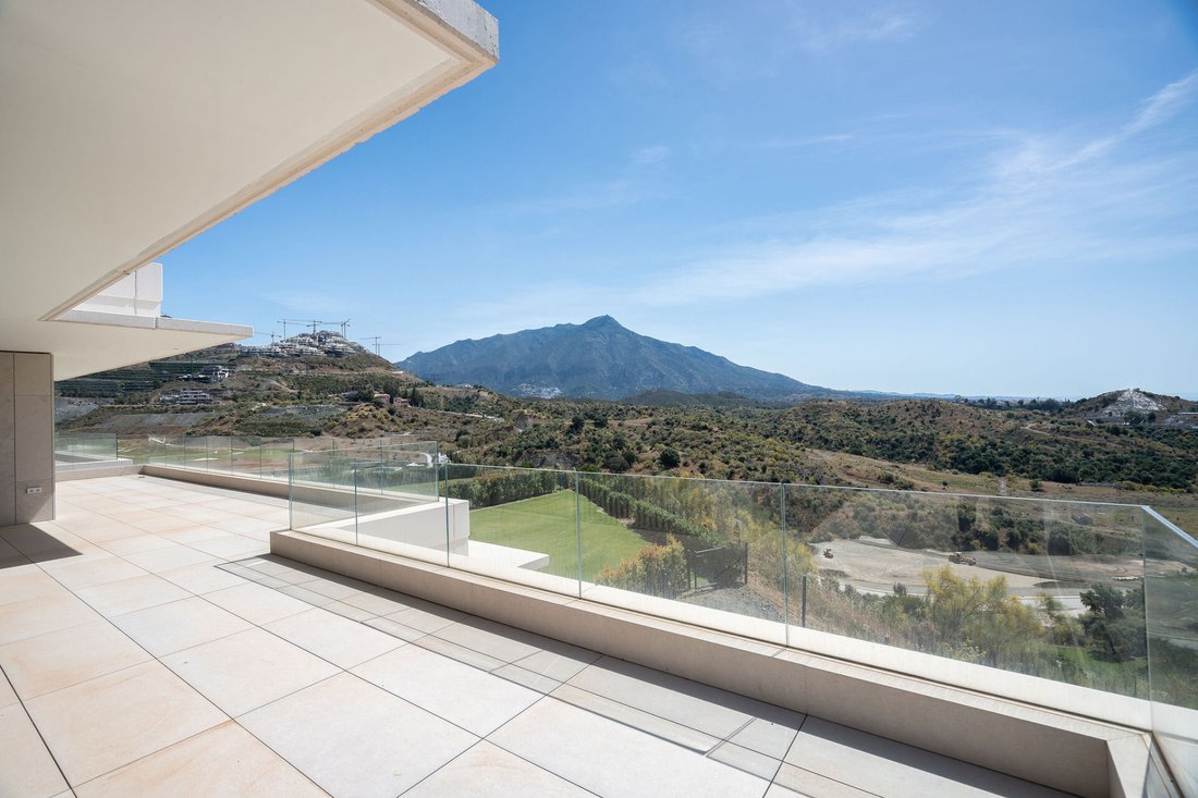 Apartment in La Quinta, Benahavis, Andalusia 4 - 18014360