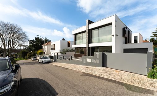 Villa in Oeiras e Sao Juliao da Barra, Paco de Arcos e Caxias, Lisbon, Portugal 1