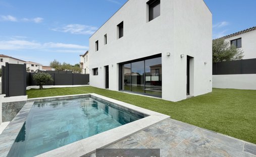 Villa in La Garde, Provence-Alpes-Côte d'Azur, France 1