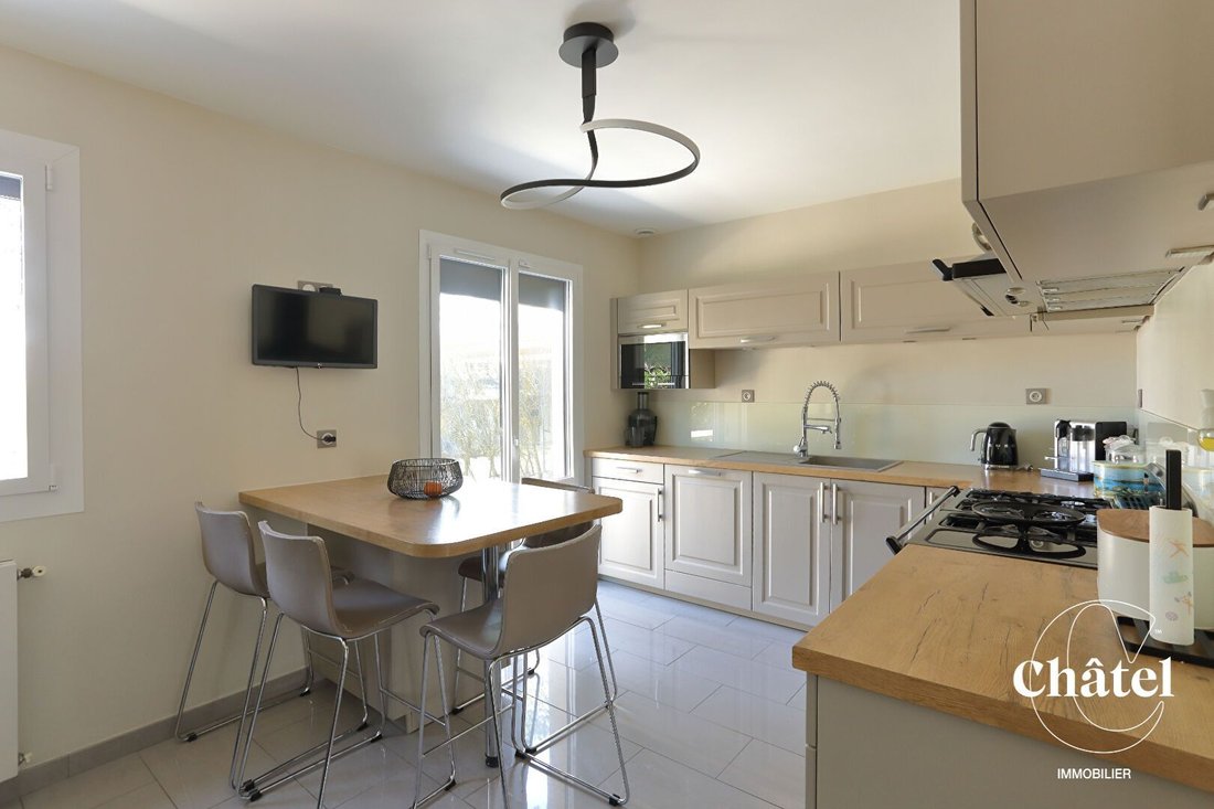 House in Gouvieux, Hauts-de-France, France 2 - 18014025