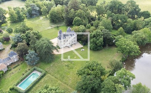 Castello a Mauges-sur-Loire, Paesi della Loira, Francia 1
