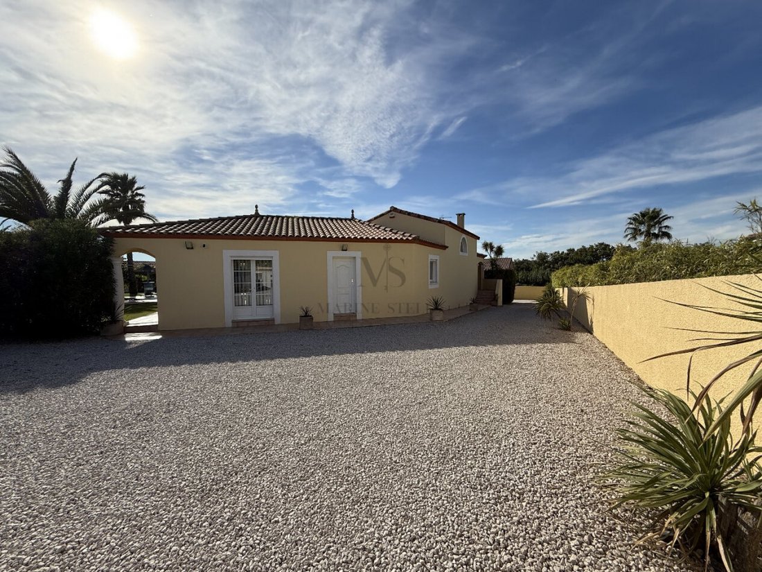 Villa in Ancien Hôpital, Beziers, France 5 - 17140125