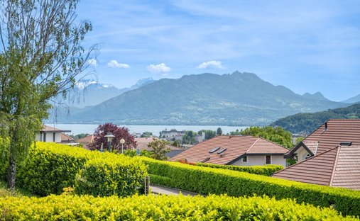 House in Galbert, Annecy, France 1