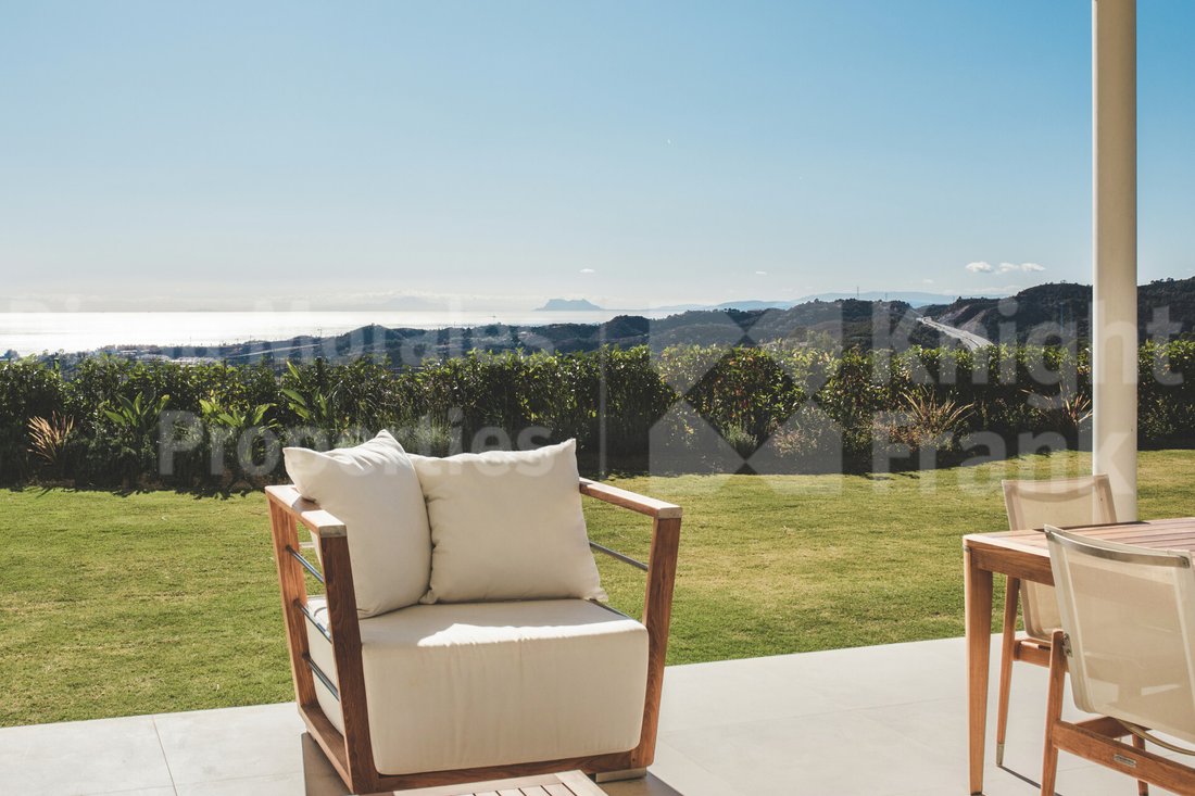 Apartment in Benahavis, Andalusia, Spain 1 - 15098470