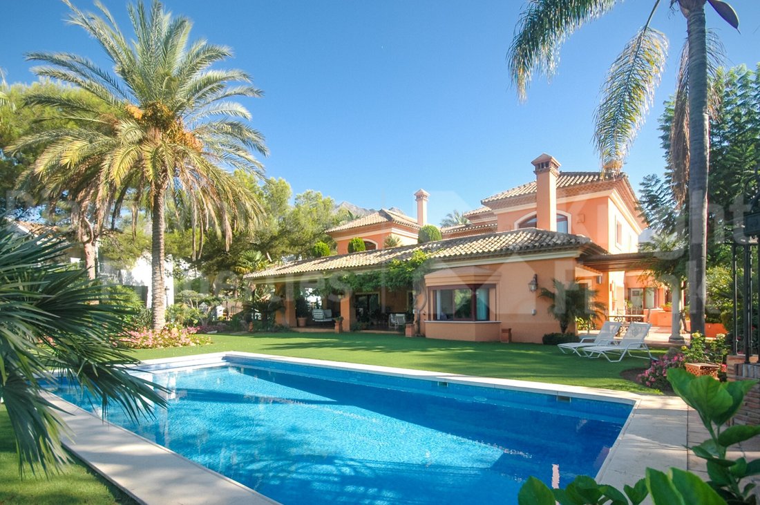 Villa in Sierra Blanca, Marbella, Spain 1 - 13470682