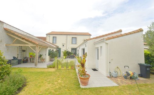 House in Sud Est, Saujon, France 1
