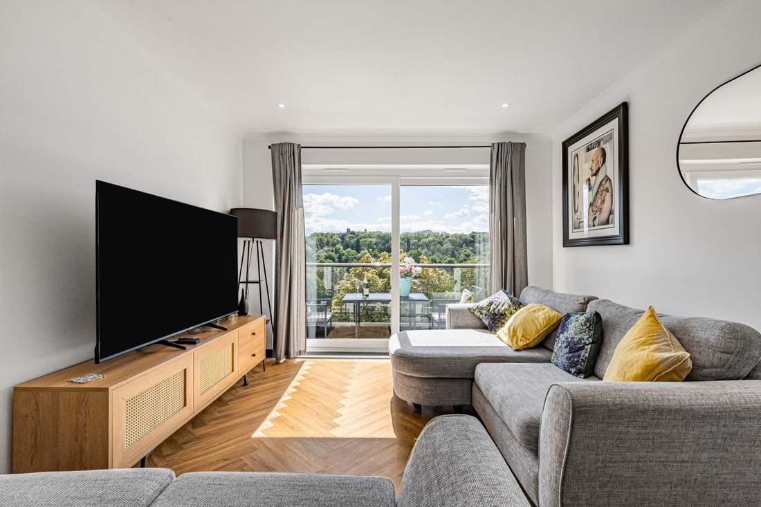 House in Warlingham, England 4 - 18014259