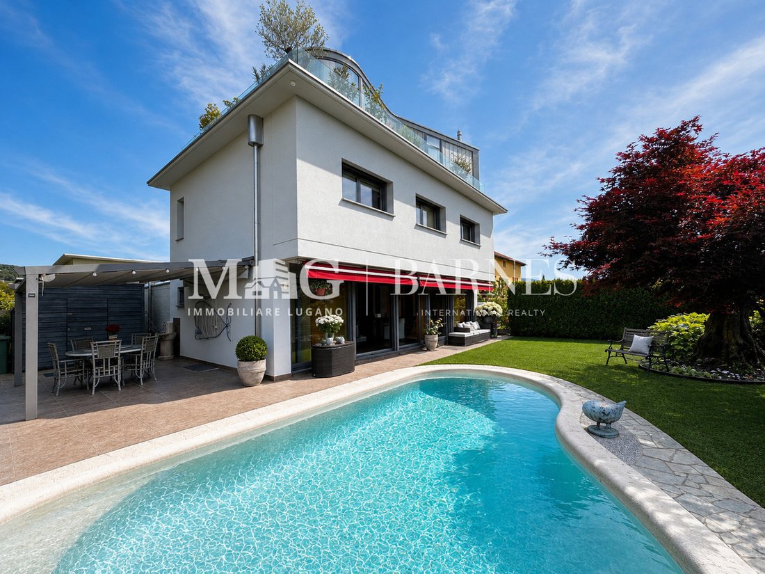 Mendrisio, Stabio: Large Single Family House With Garden And Pool