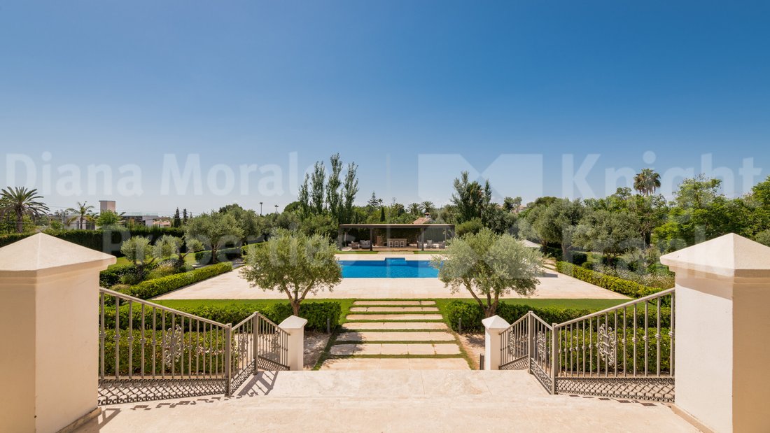 Villa in Guadalmina Alta, San Pedro de Alcantara, Spain 2 - 12128137