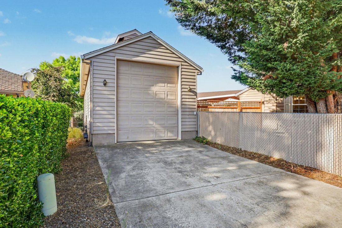 House in Medford, Oregon, United States 3 - 18014263