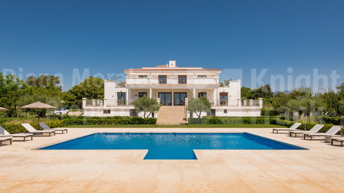 Villa in Guadalmina Alta, San Pedro de Alcantara, Spain 1 - 12128137