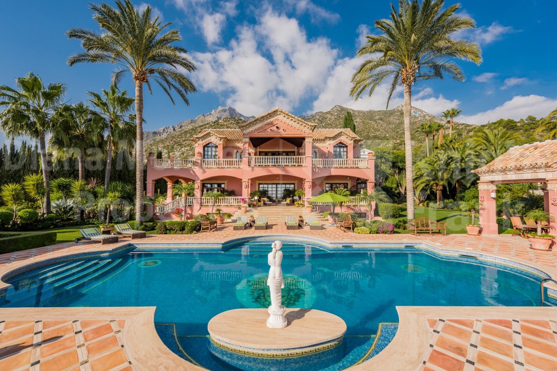 Villa in Sierra Blanca, Marbella, Spain 1 - 15468926