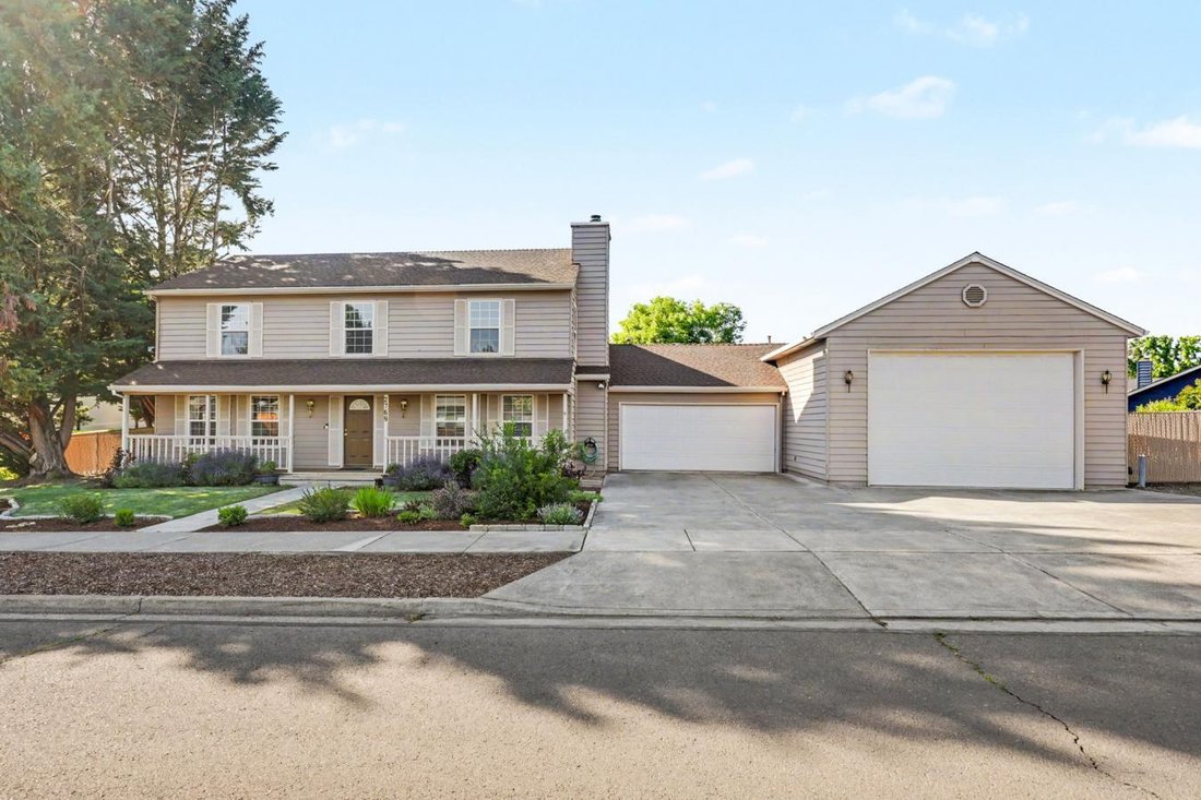 House in Medford, Oregon, United States 1 - 18014263