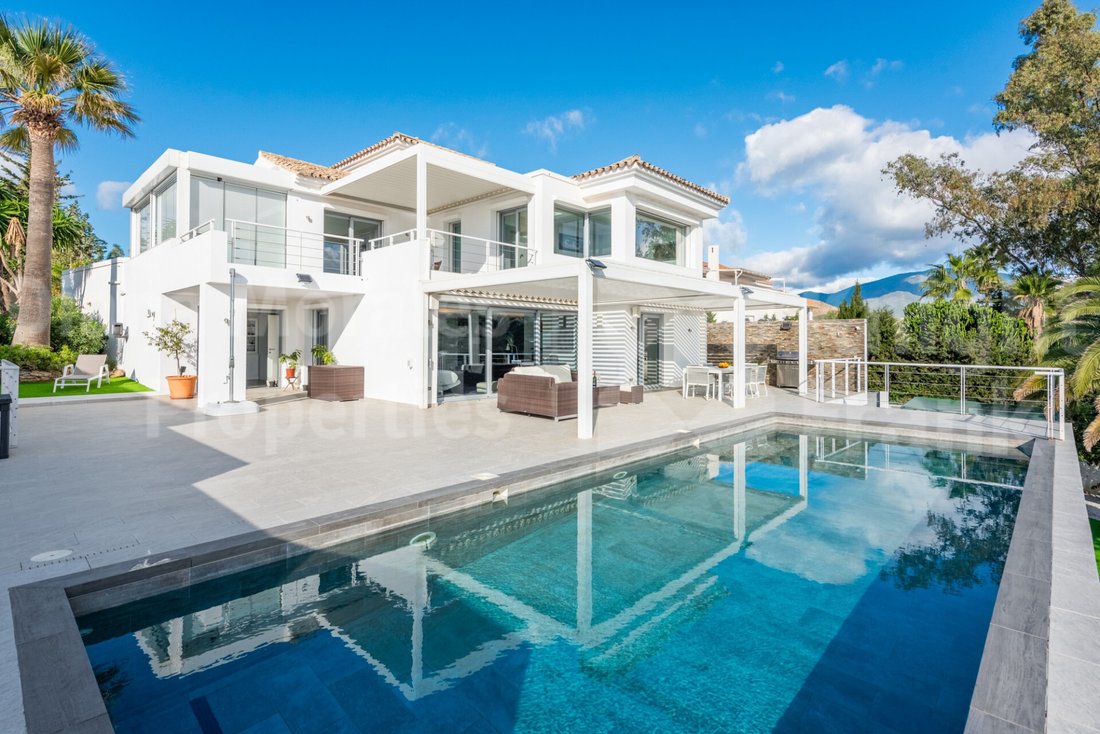 Villa in Nueva Andalucia, Marbella, Spain 1 - 15098503