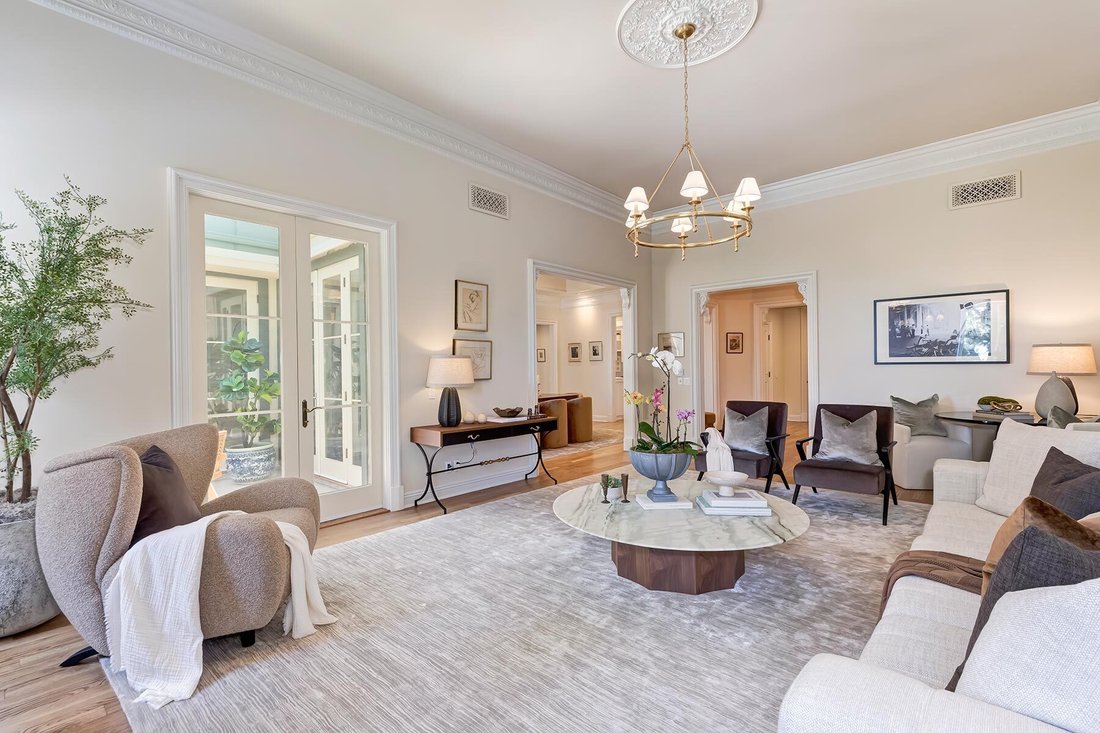 Condo in Los Angeles, California, United States 3 - 18014575