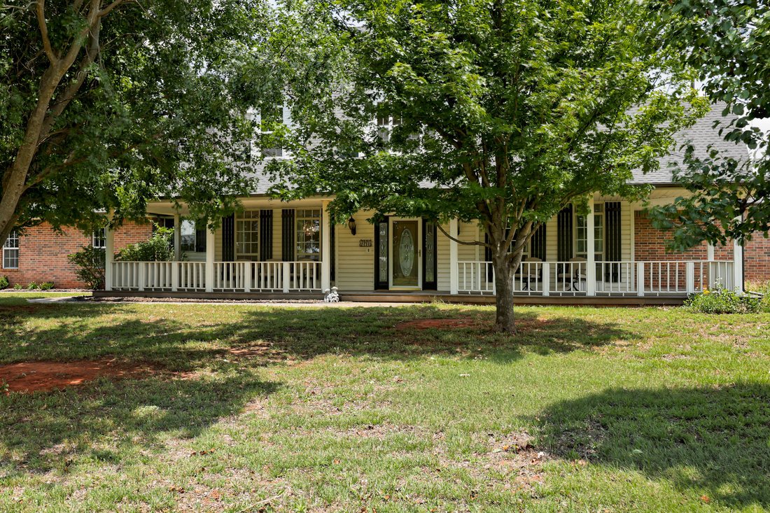 Yukon, Oklahoma, United States 3 - 18014809