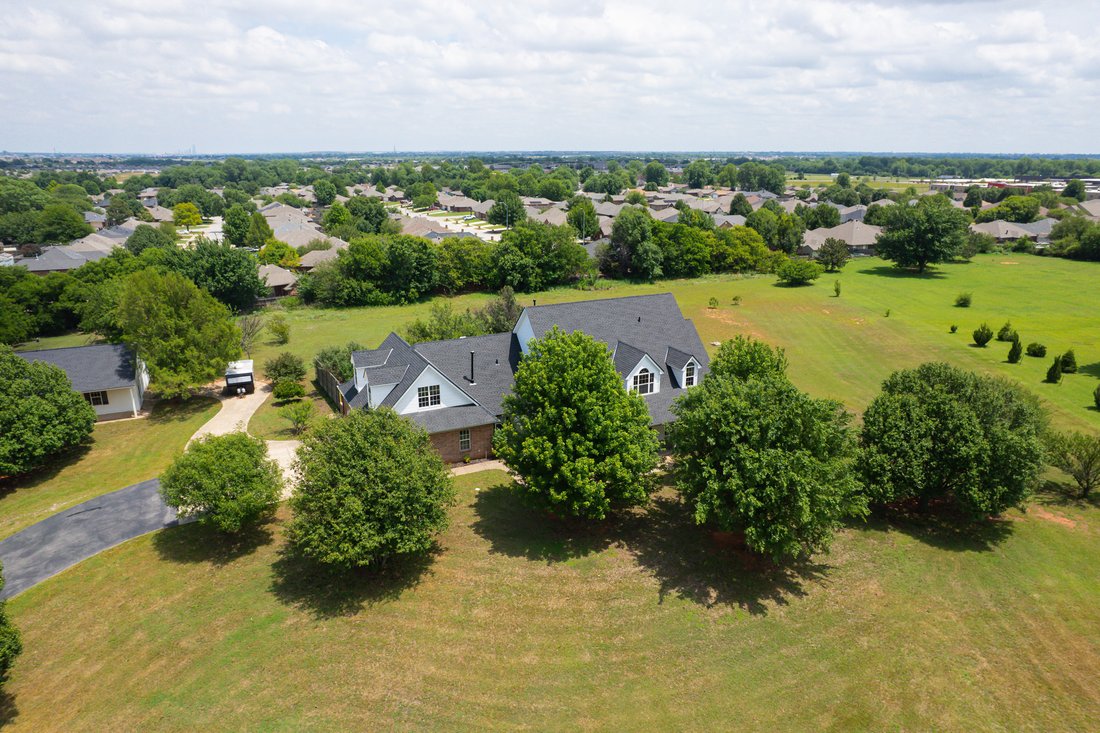 Yukon, Oklahoma, United States 2 - 18014809