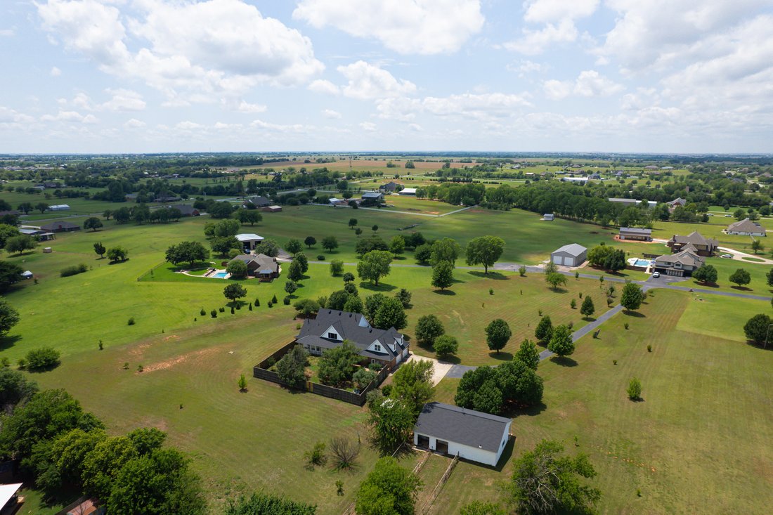 Yukon, Oklahoma, United States 1 - 18014809