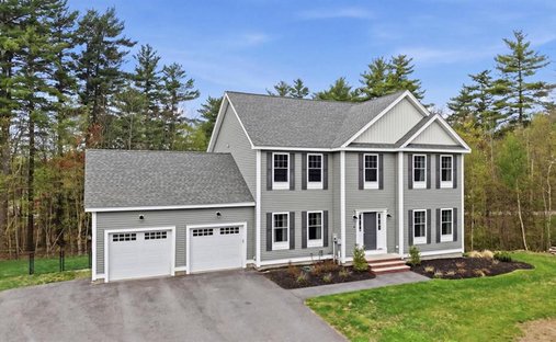 House in Londonderry, New Hampshire, United States 1