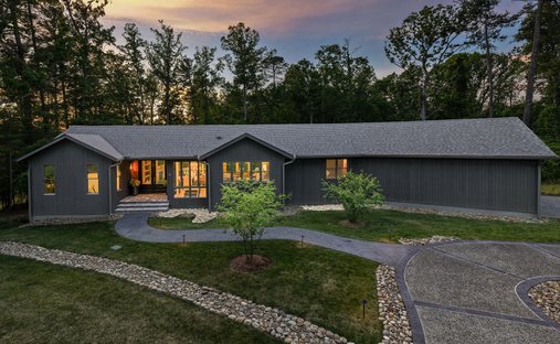 House in Weaverville, North Carolina, United States 1