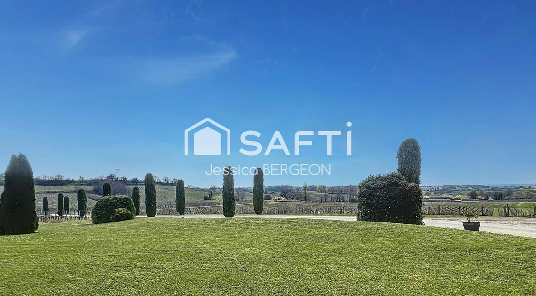 House in Fronsac, Nouvelle-Aquitaine, France 4 - 18015354