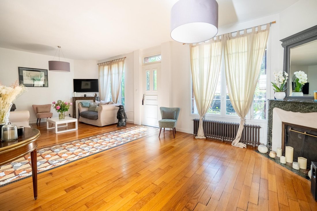 House in Chennevieres-sur-Marne, Ile-de-France, France 1 - 18015415