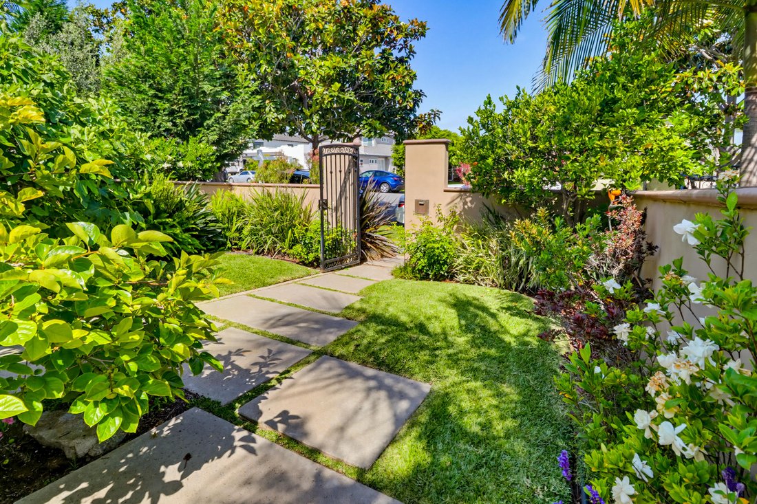 Coronado, California, United States 5 - 18014610