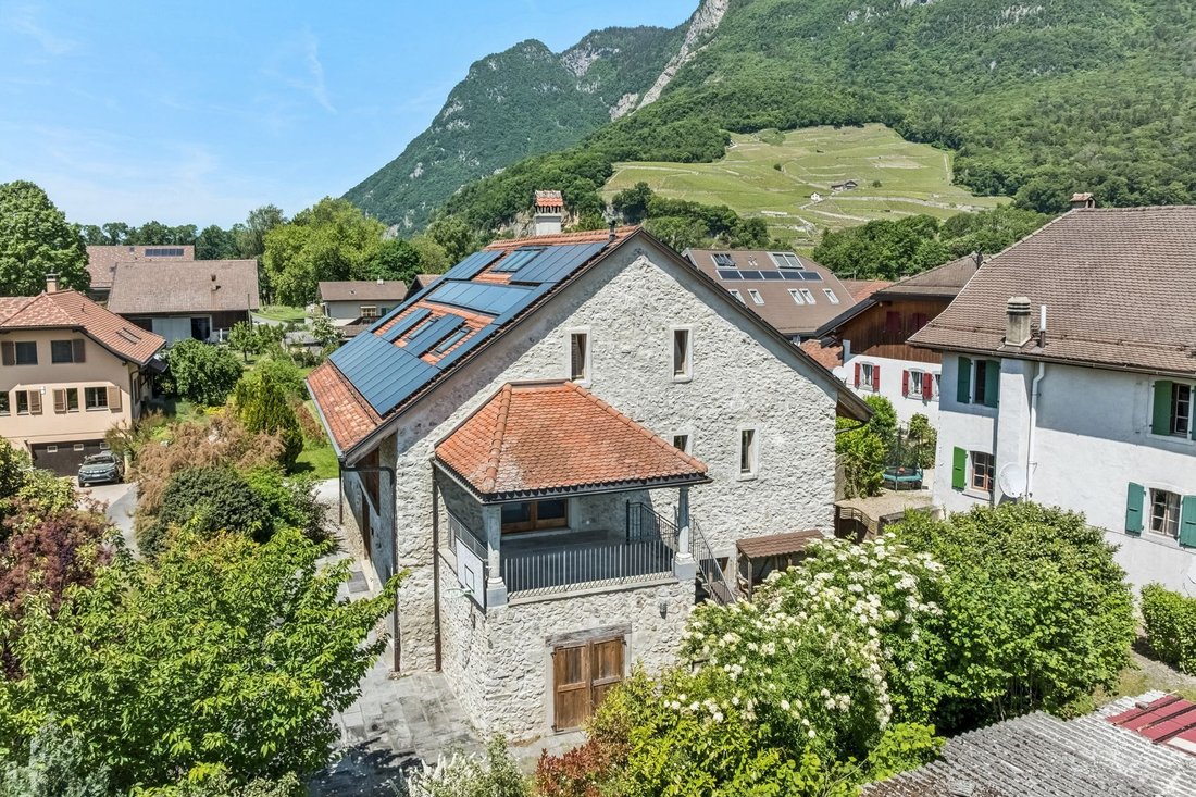 Yvorne, Vaud, Switzerland 4 - 18014591