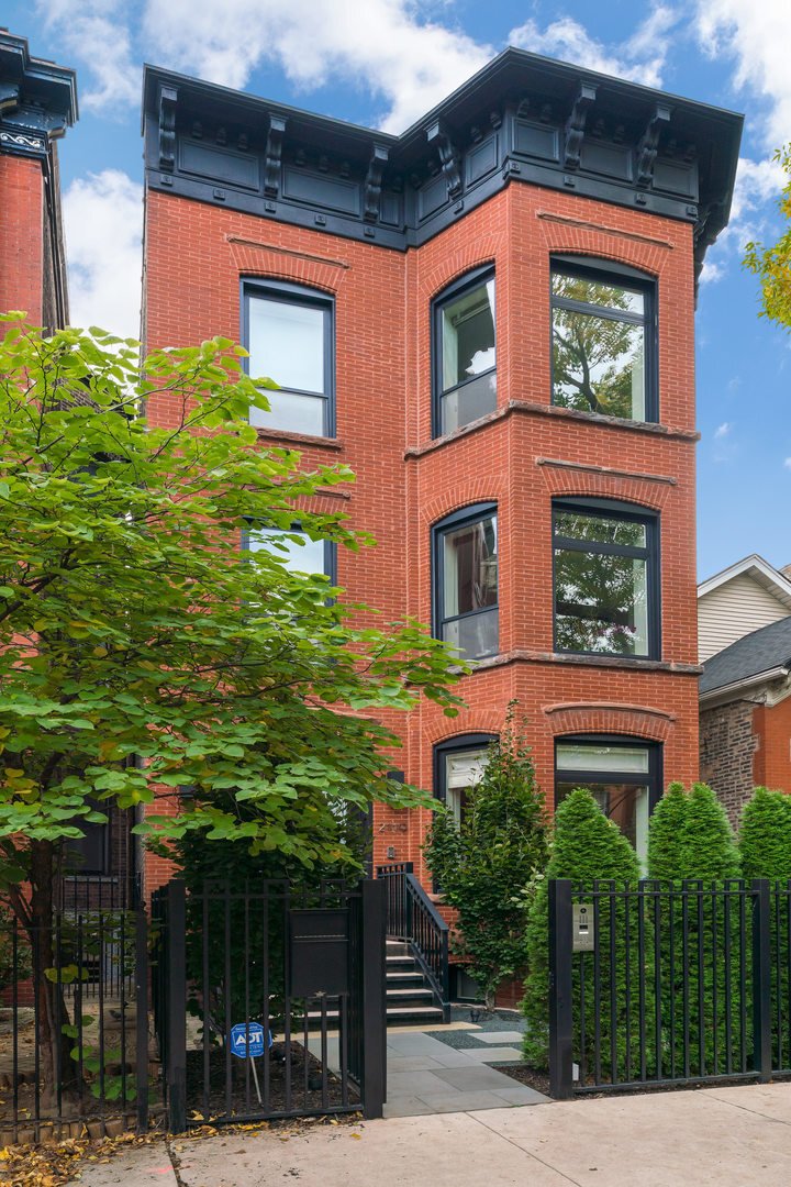 House in Chicago, Illinois, United States 1 - 18014826