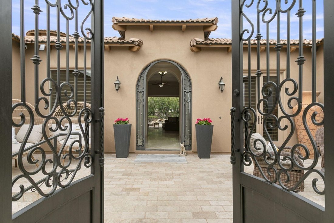 Scottsdale, Arizona, United States 2 - 18014817