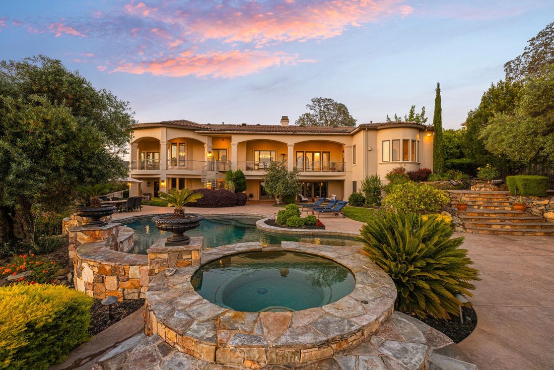 Autres à El Dorado Hills, Californie, États-Unis 2 - 18014816