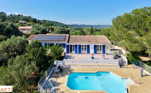 House in Sud, Le Luc, France 1