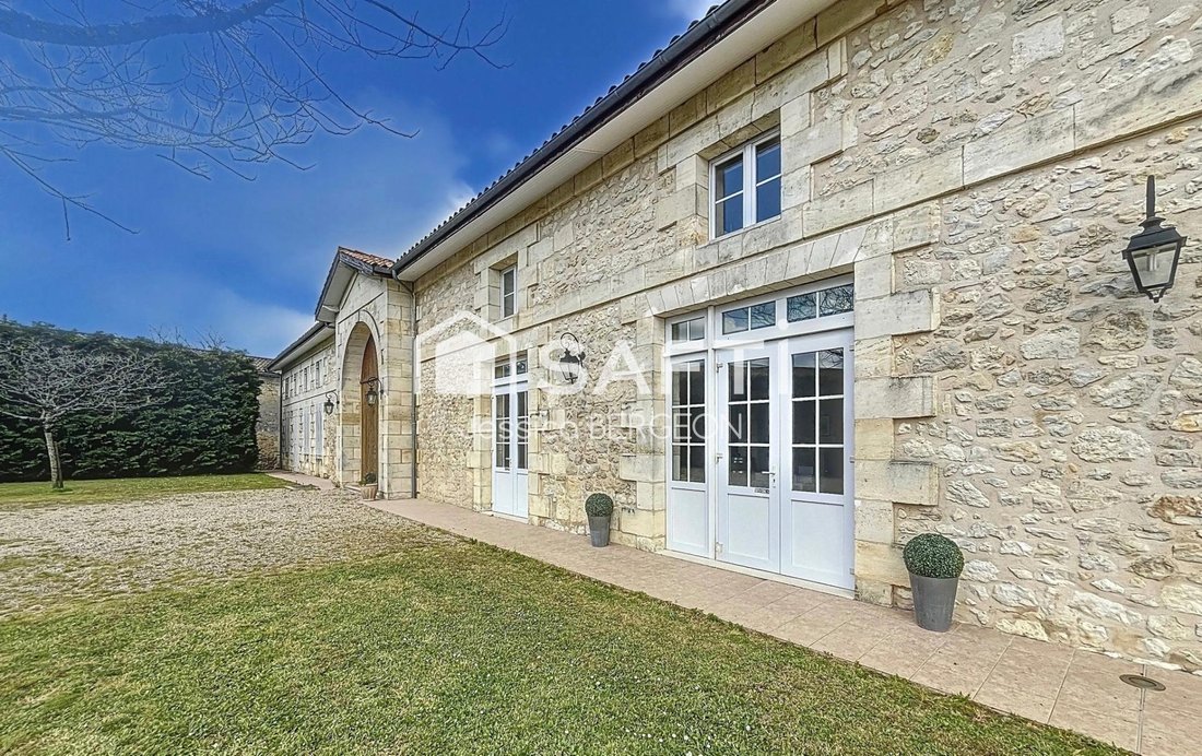House in Fronsac, Nouvelle-Aquitaine, France 2 - 18015354