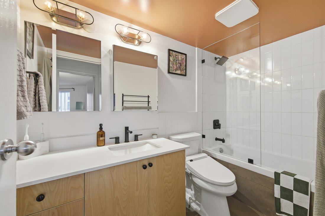 Condo in Vancouver, British Columbia, Canada 3 - 18014570