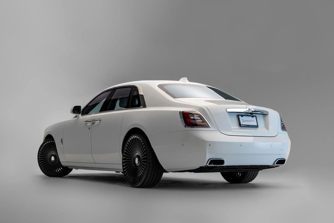 Sedan in Miami, FL, United States 2 - 18014750