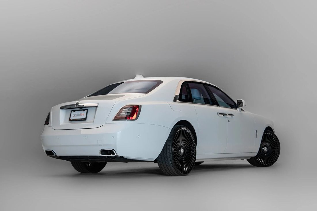 Sedan in Miami, FL, United States 5 - 18014750