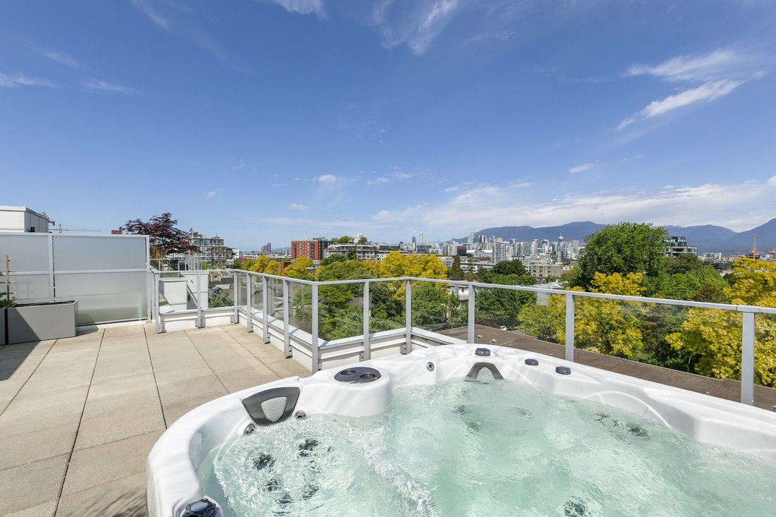 Condo in Vancouver, British Columbia, Canada 1 - 18014647