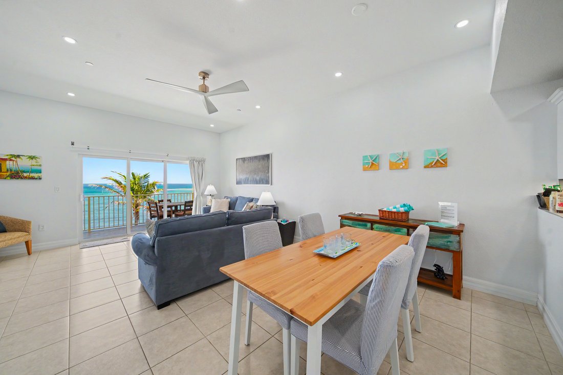 Condo in Gun Bay, East End, Cayman Islands 5 - 18014602