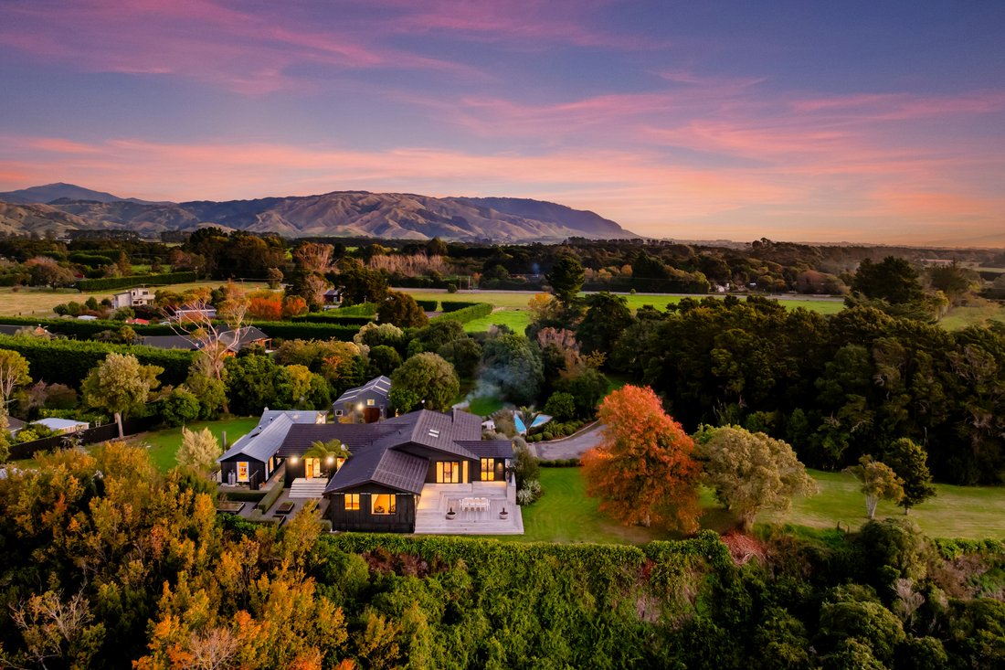 Ōtaki, Wellington, New Zealand 1 - 18014545