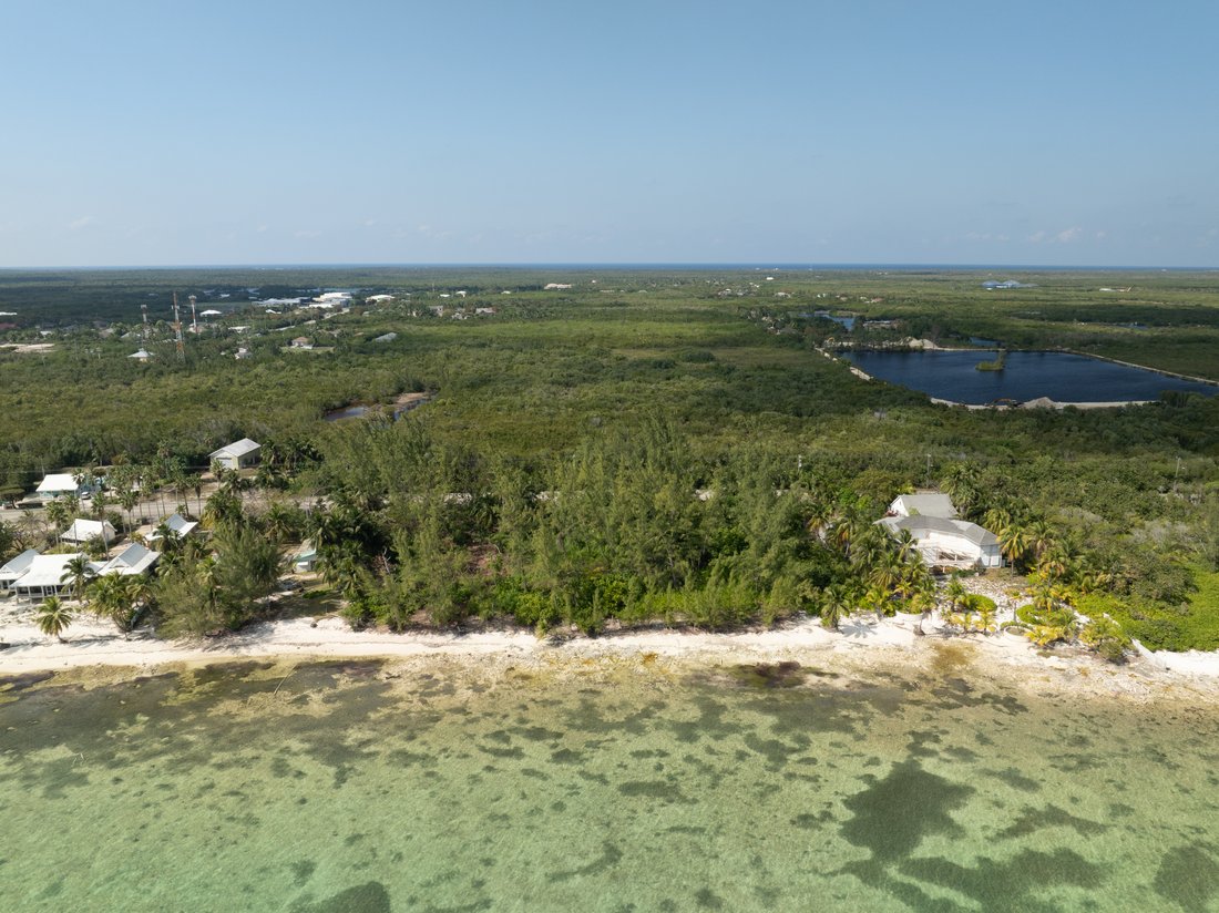 Land in East End, East End, Cayman Islands 1 - 18014555