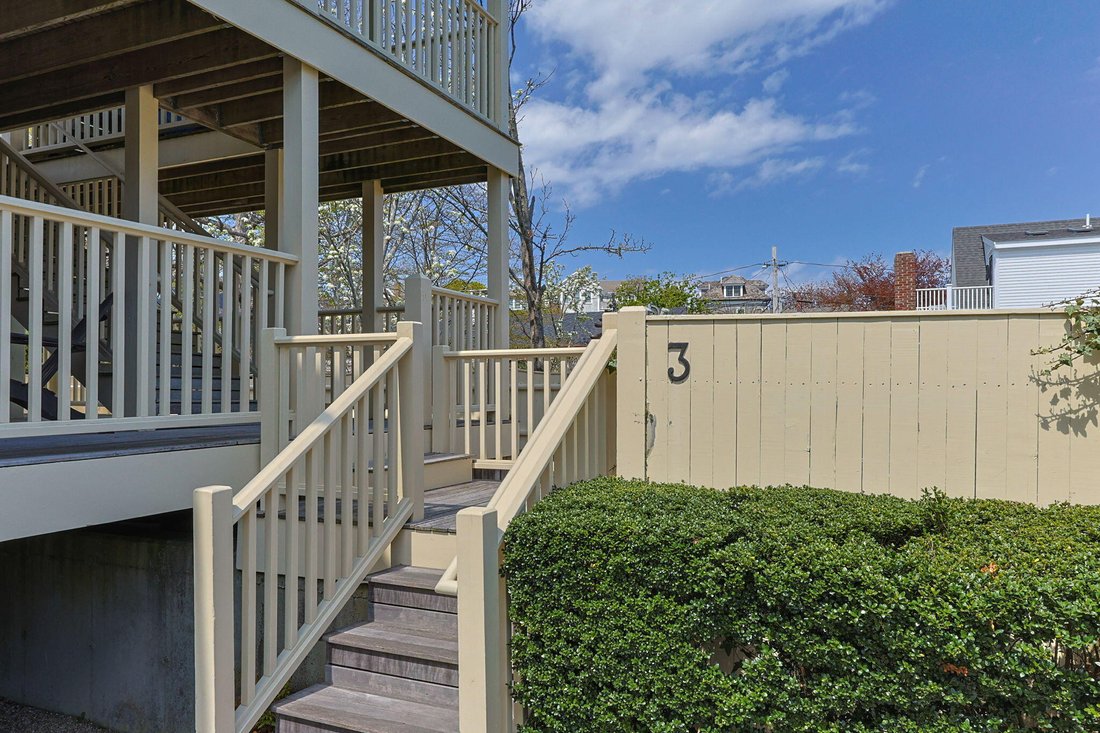 Condo in Provincetown, Massachusetts, United States 2 - 18014599